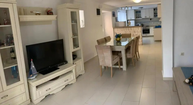 Holiday Home Nautica, Забронировать Отель Ораховац Котор