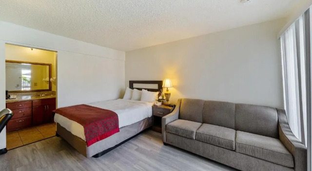 Двухместный люкс Deluxe MC Pacific Inn & Suites Torrance