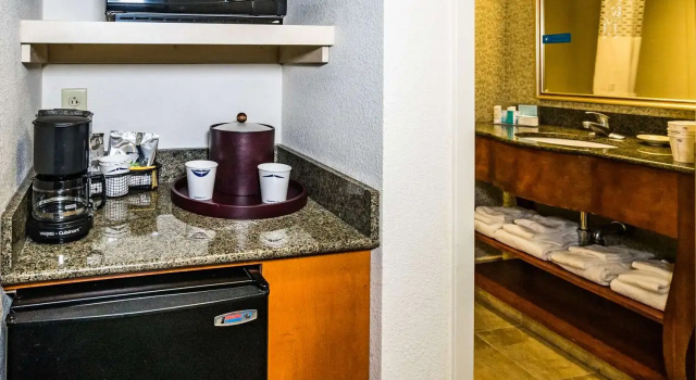 Четырёхместный номер Standard Hampton Inn Easton