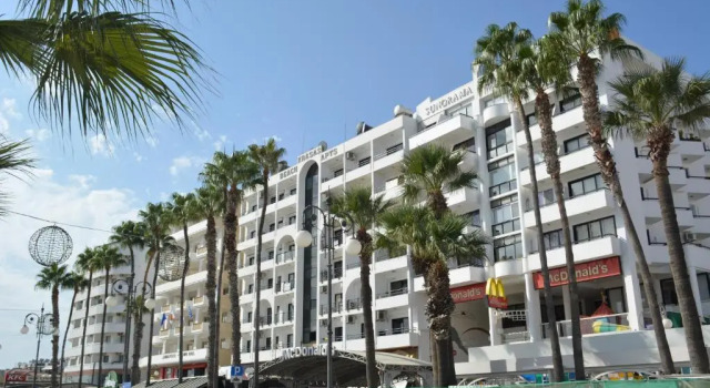 Апартаменты Les Palmiers Sunorama Beach Apartments