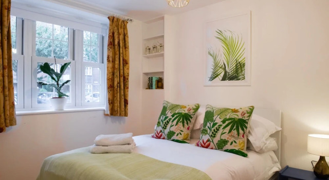 Bright Two Bedroom Ground Floor Apartment, Varaa Huoneisto Asunnot kohteessa Merseyside, Huoneisto