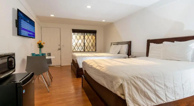 Четырёхместный номер Standard Spinnaker Inn of Naples