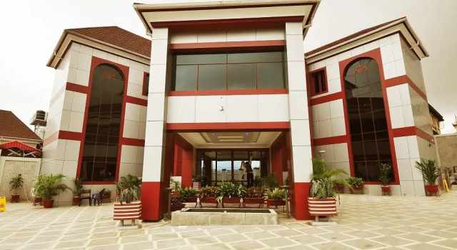 Soprom Hotel & Suites, Varaa Hotelli Onitsha Anambra East