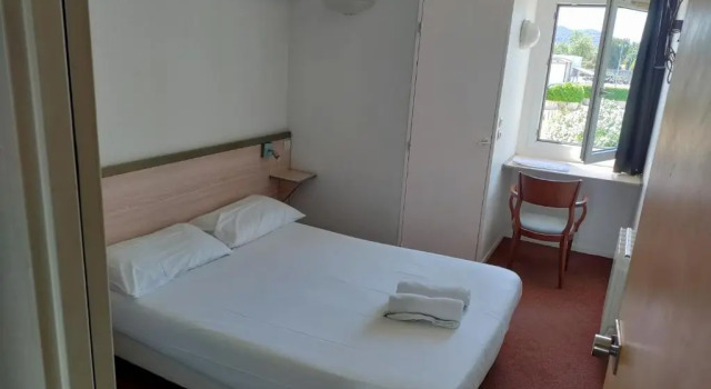 Standard Vierer Zimmer LEscale dAlès HOTEL