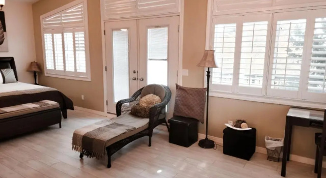 Suite Along River Ridge
