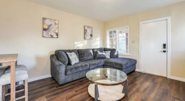 1 Mi to Dtwn, Chase Field! Getaway Near Light Rail, Забронировать Апартаменты/квартира Финикс Phoenix Metropolitan Area, рядом с The Icehouse