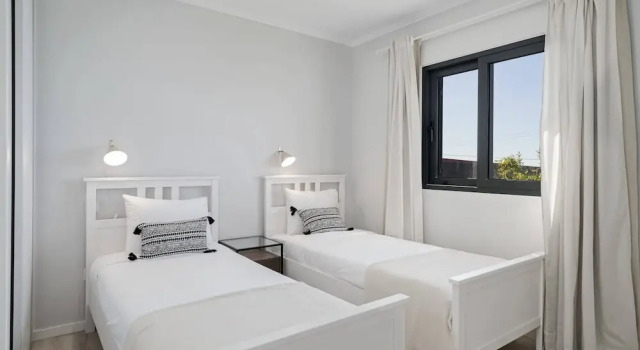 Вилла Felicidade Rocha I, for Families, With a Pool