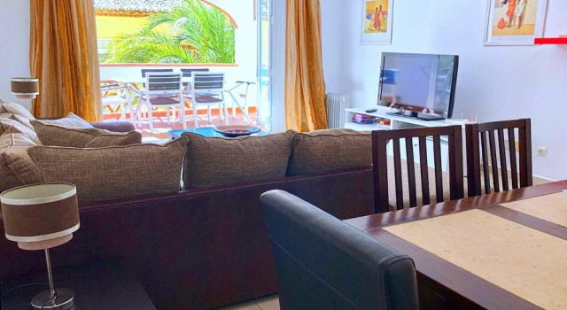 Dona Lola Carolina - Spacious 3 bedroom apartment with sea views and only few metters to the Calahonda Beach