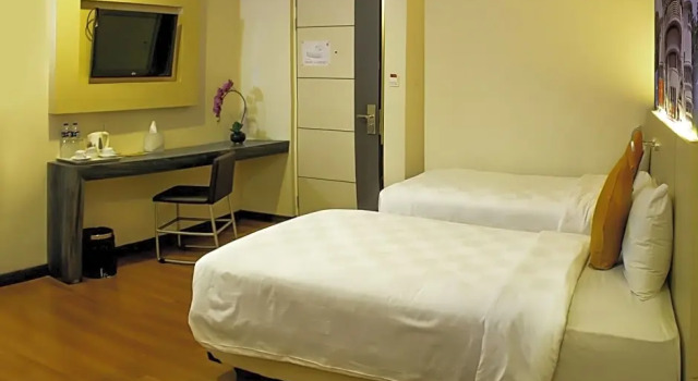 Superior Double room Townhouse Oak Cihampelas Near Ciwalk Formerly Promenade Hotel