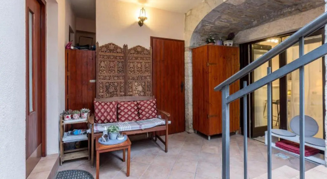 Apartments and Rooms Villa Lina, Prenota Appartamento Splitska 