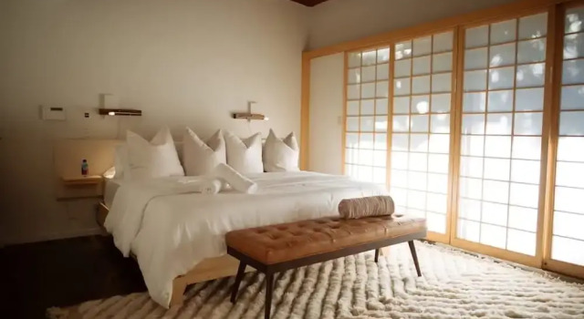 Коттедж Villa Mountain Getaway with a Pool Hot Tub 5 Beds