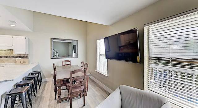 Beachside W/ Balcony - Walkable Location! 3 Bedroom Condo