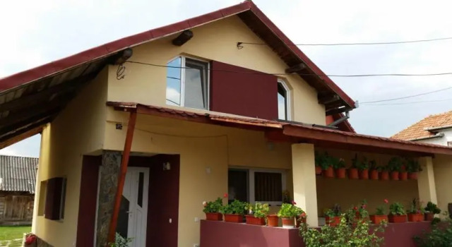 Casa Ayan Hateg-Prislop, Rezervovat Hotel Hotely v Hunedoara s parkováním, Parkování