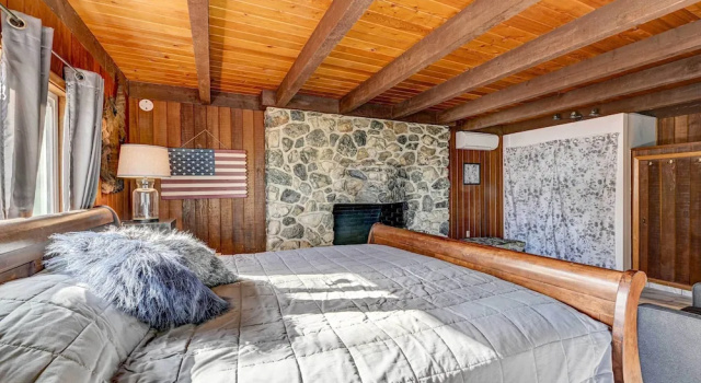 Pet-friendly Grants Pass Home w/ Hot Tub!, Book Hotel Hoteller i Grants Pass med parkering, Parkering