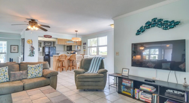 Sand, Sun & Poolside Fun! Madeira Beach Retreat