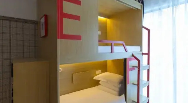 Кровать в общем номере (мужской номер) Dali Upland International Youth Hostel