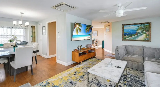 Waterfront Cottage, Buchen Sie Ferienwohnung Goodland Florida