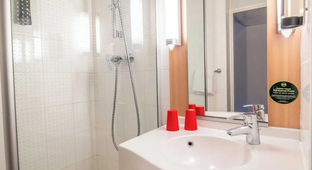 Трёхместный номер Standard B&B HOTEL Limoges 3