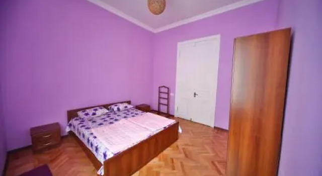 Hostel "Georgianize Yourself", Rezervovat Hostel Hotely v Imereti s parkováním, Parkování