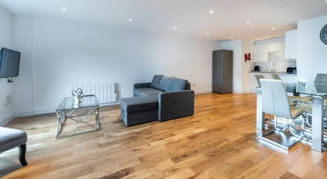 Large Apartment close to London BR1 II