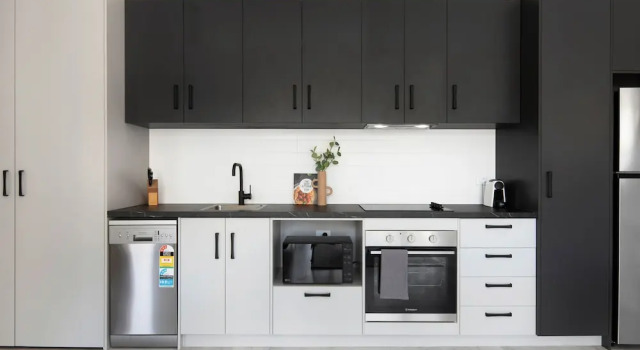 Апартаменты Urban Rest Port Adelaide Apartments