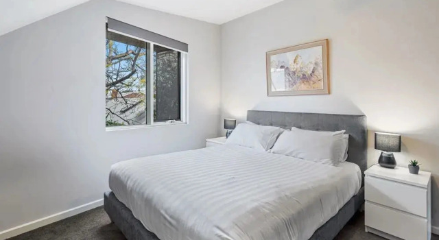 Convenient Bayside Living at the Edge of the City, Забронировать Апартаменты/квартира Мельбурн Melbourne Region, рядом с Station Pier