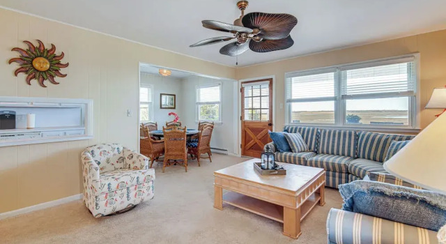 Walk to Beach: Ocean City Home w/ Deck & Views!, Забронировать Апартаменты/квартира Оушен-Сити Джерси-Шор