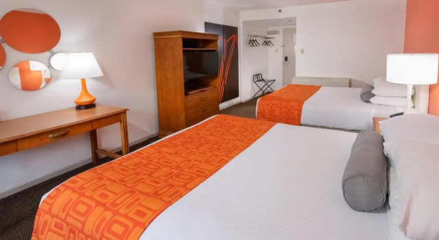 Четырёхместный номер Standard Howard Johnson by Wyndham Atlantic City