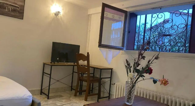 Nice Studio Livry (Adults Only), 预订 酒店 利夫里-加尔冈 塞纳-圣但尼省