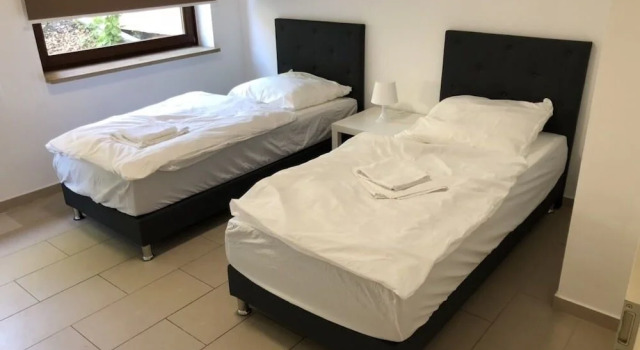 Ferienwohungen-Apartments Satzvey, Boek Appartement Hotels in Mechernich met parkeren, Parkeren