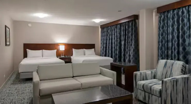 Люкс DoubleTree by Hilton - Kamloops
