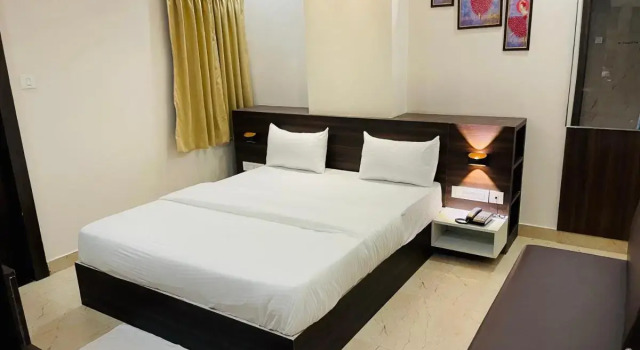 HOTEL NAYARA, Забронировать Отель Отели штата Раджастхана с парковкой, Парковка