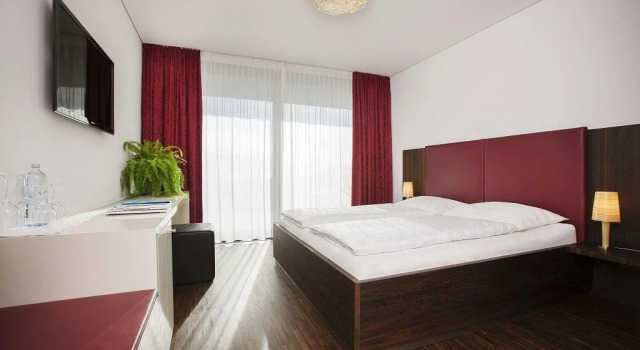 TAUROA Schönberghof Spielberg, Book Hotel Spielberg Styria