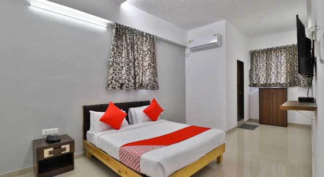 Capital O 28466 Hotel Happy Heaven, Rezervovat Hotel Hotely v Gujarat s parkováním, Parkování
