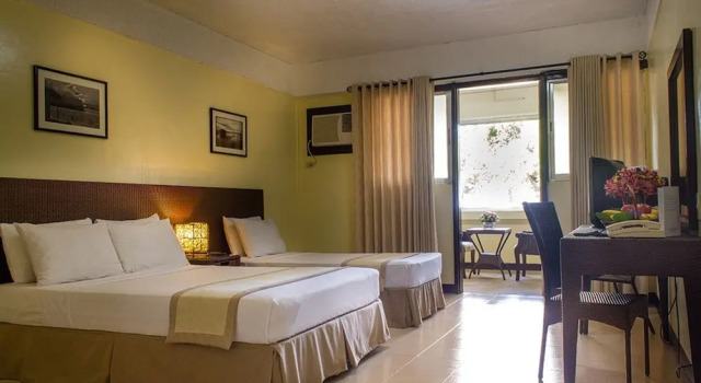 Люкс Deluxe Matabungkay Beach Hotel
