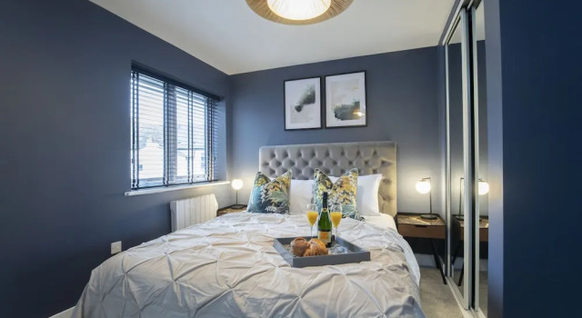 Elliot Oliver - Exquisite 2 Bedroom Apartment With Garden, Parking & EV Charger, Забронировать Апартаменты/квартира Апартаменты Челтнем, рядом с Питтвилль-Парк, Апартаменты/квартира