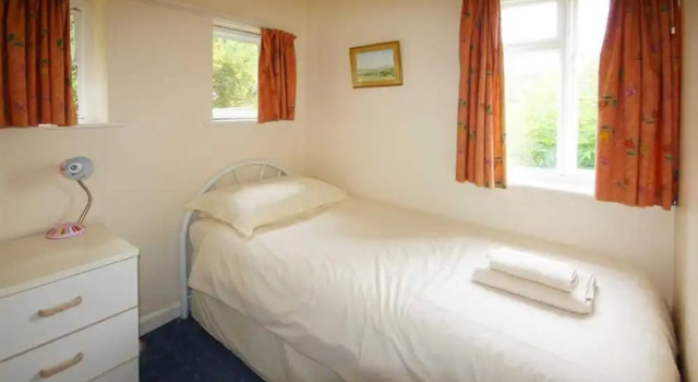 Eryl cottage in Rowen