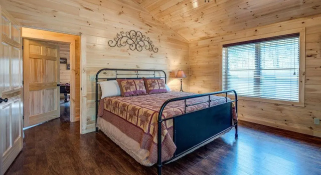 Woodland Escape - Three Bedroom Cabin