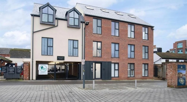 Elliot Oliver - Loft Style 2 Bedroom Apartment With Parking In The Docks, Varaa Huoneisto Asunnot kohteessa Merseyside, Huoneisto