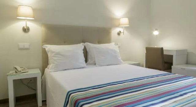 Двухместный номер Standard Porto Domus Hotel