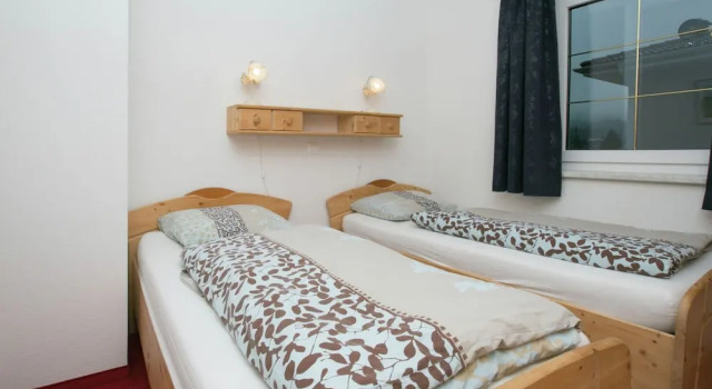 Luxurious Holiday Home in Fügen Near Ski Area, Prenota Hotel Hotel a Tirolo con parcheggio, Parcheggio