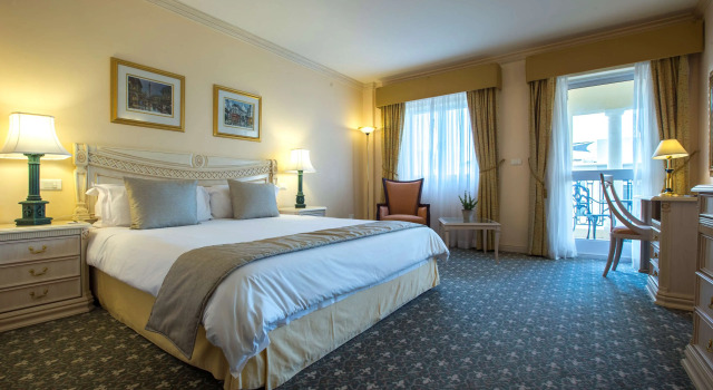 Семейный номер Standard Radisson Blu Le Vendome Hotel, Cape Town