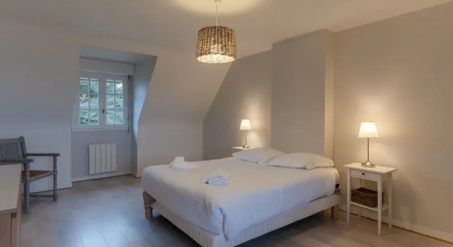 House in Ploudalmezeau With Garden & Terrace, Забронировать Отель Отели Finistère с парковкой, Парковка