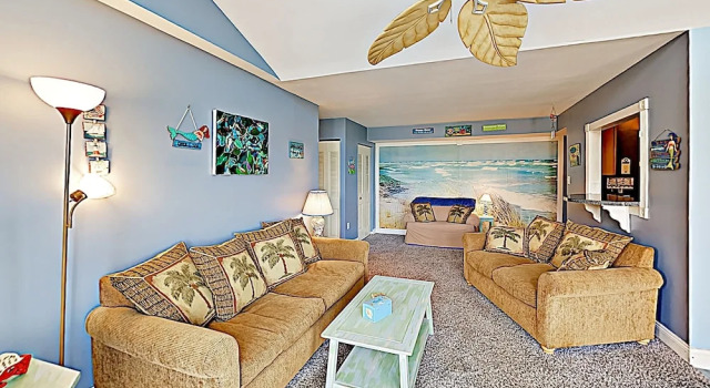 New Listing! Coastal W/ Pool - Walk To Beach 3 Bedroom Condo