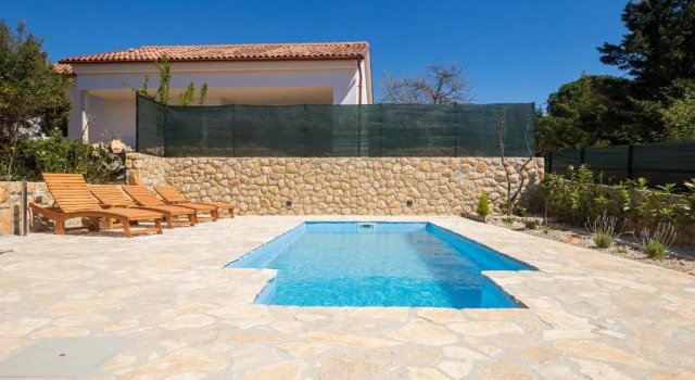 Apartments Jenny, Varaa Huoneisto Hotellit Kvarner Islands uima-altaalla, Uima-allas