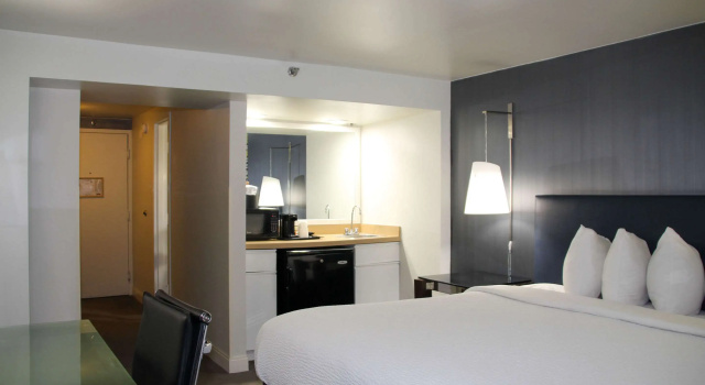 Двухместный номер Standard Comfort Inn & Suites Baltimore Inner Harbor