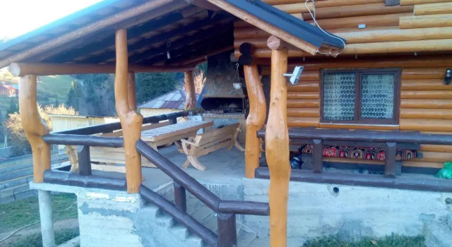 Guest House Dikiy Zrub, Забронировать Гостевой дом Отели Яблоница с парковкой, Парковка