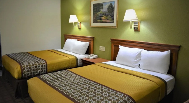Bloomer Inn & Suites, Rezerwuj Mini-hotel Bloomer Wisconsin