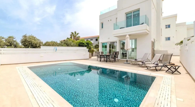 Chata Green Bay Villa 14 in Protaras