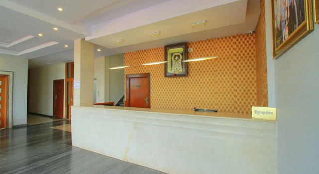Capital O 16429 New Milestone hotel, Забронировать Отель Отели штата Карнатаки 3 звезды, 3*
